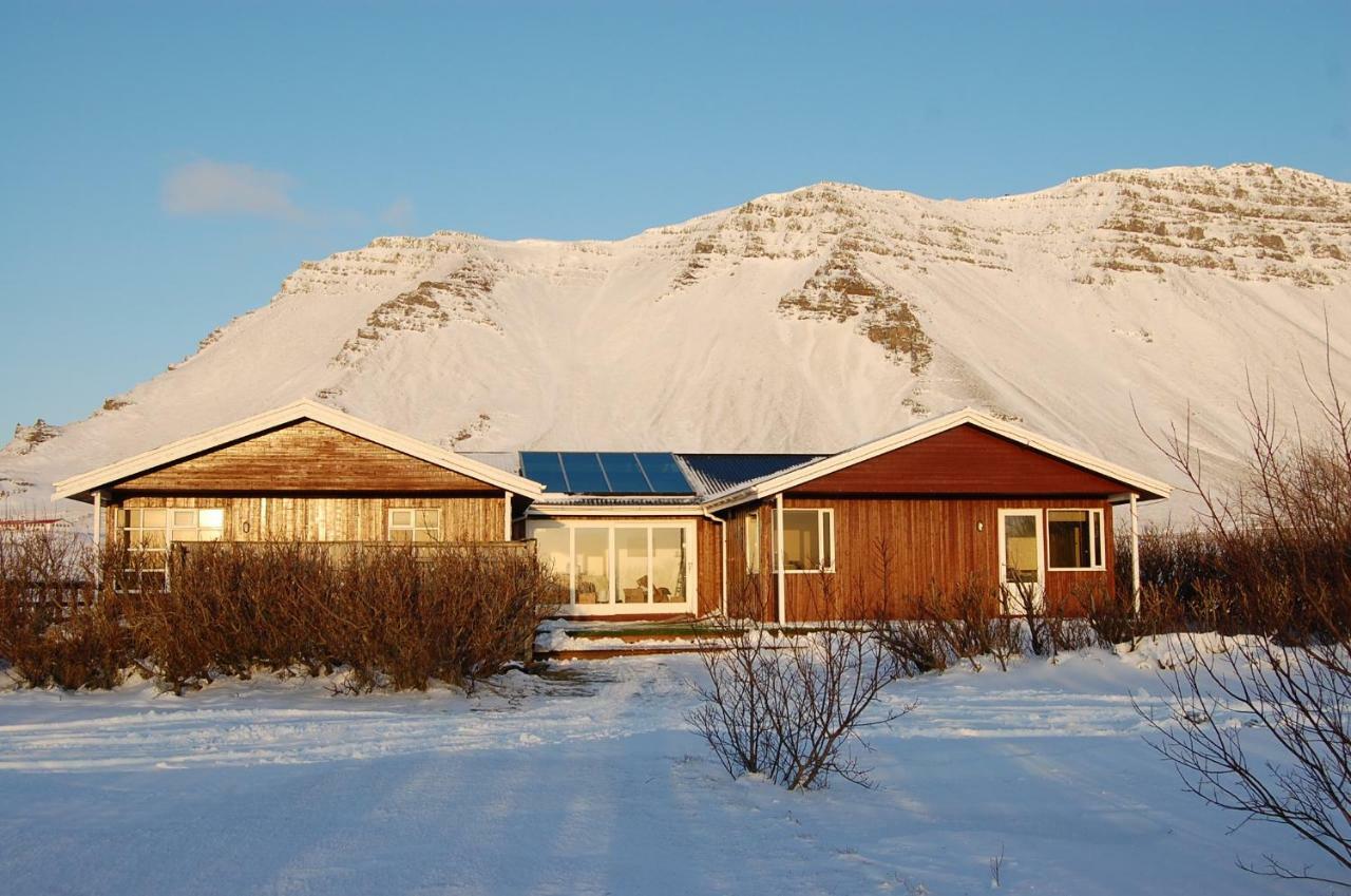 Moar Guesthouse Akranes Bagian luar foto